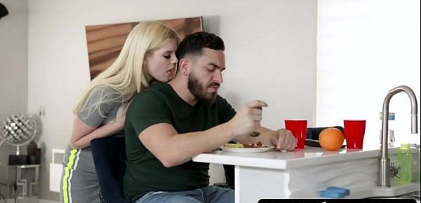 trendsWanting to be the best stepsis she can be, the gorgeous blonde makes him food and invites him for some fun...